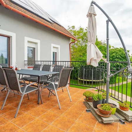 Kamilla Apartment Balatonkenese