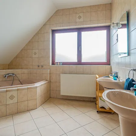 Kamilla Balatonkenese