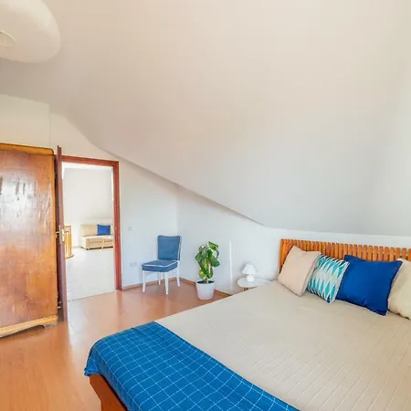 Kamilla Balatonkenese